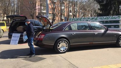 Одесити безкоштовно роздали близько 5 тисяч масок біля парку Горького Одесити безкоштовно роздали близько 5 тисяч масок біля парку Горького