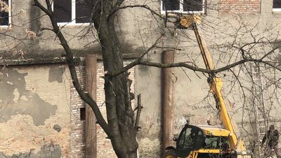 В Ужгороді колишню взуттєву фабрику реконструюють під нові офісні приміщення В Ужгороді колишню взуттєву фабрику реконструюють під нові офісні приміщення
