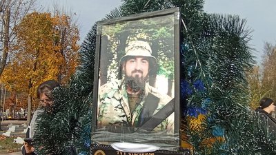 Нагородили після загибелі: в Житомирі рідним полеглих воїнів вручили державні ордени Нагородили після загибелі: в Житомирі рідним полеглих воїнів вручили державні ордени