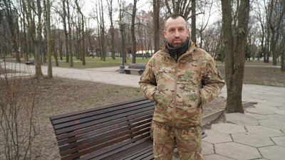 "Тут моя Батьківщина. Треба не пустити ворога сюди": двоє бійців Нацгвардії розповіли про службу, поранення та рідних "Тут моя Батьківщина. Треба не пустити ворога сюди": двоє бійців Нацгвардії розповіли про службу, поранення та рідних