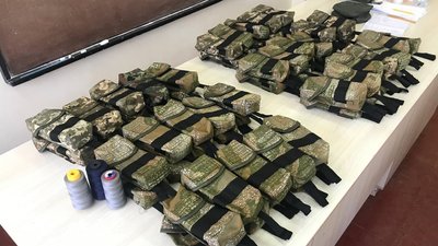 У Тернополі переселенці шиють військову амуніцію для армії У Тернополі переселенці шиють військову амуніцію для армії