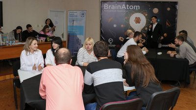 Атомники Хмельниччини провели перший благодійний брейн-ринг «BrainAtom»