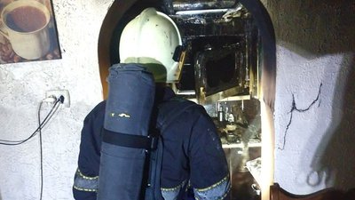 На Закарпатті надзвичайники під час пожежі врятували життя 68-річному чоловіку