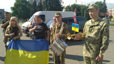 "Вантаж 200" у Луцьку. Волиняни прощаються із загиблим бійцем "Вантаж 200" у Луцьку. Волиняни прощаються із загиблим бійцем