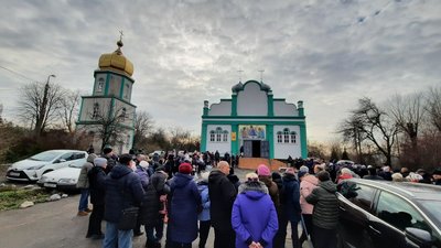 Без масових пірнань але з молитвами. У Запоріжжі відсвяткували Водохреще Без масових пірнань але з молитвами. У Запоріжжі відсвяткували Водохреще