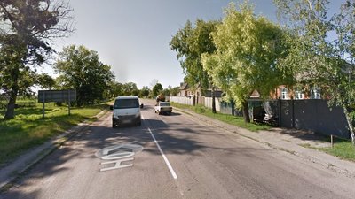 У селі на Сумщині розширили дорогу міжнародного значення за рахунок тротуарів У селі на Сумщині розширили дорогу міжнародного значення за рахунок тротуарів