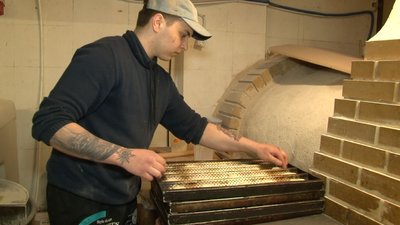 Черкаська піцерія пече "кунцівські" булочки для армії та тероборони