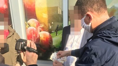 На Житомирщині податківець продавав службову інформацію з обмеженим доступом