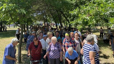 Поліцейські офіцери громади доставляють гуманітрану допомогу в села Миколаївщини