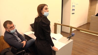 Адвокат сторони забудовника Олександр Трофимчук та представниця Державного архітектурно-будівельного контролю міськради Ольга Чабан Адвокат сторони забудовника Олександр Трофимчук та представниця Державного архітектурно-будівельного контролю міськради Ольга Чабан