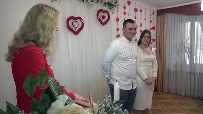 У День закоханих у Луцьку одружилися вісім пар молодят У День закоханих у Луцьку одружилися вісім пар молодят