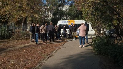 У Харкові пікетують суд у справі про напад на автобус прихильників ОПЗЖ
