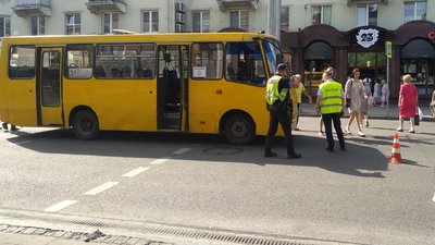 У Луцьку на переході маршрутка збила 83-річного чоловіка