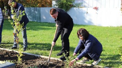 У Знам'янці висадили алею калини на підтримку захисників