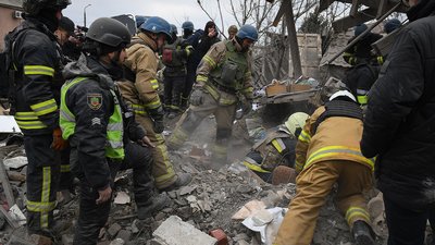 Наслідки масованого ракетного обстрілу Запоріжжя. Восьмеро людей загинули та 13 поранені Наслідки масованого ракетного обстрілу Запоріжжя. Восьмеро людей загинули та 13 поранені