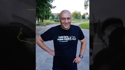 "Танки їдуть заднім ходом": як у Корюківці, що на Чернігівщині, люди голіруч зупиняли російську техніку "Танки їдуть заднім ходом": як у Корюківці, що на Чернігівщині, люди голіруч зупиняли російську техніку