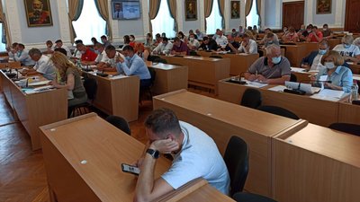 У Миколаєві роботу сесію міськради блокували протестувальники У Миколаєві роботу сесію міськради блокували протестувальники