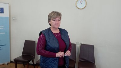У Кривому Розі розпочали демонтаж пошкоджених підїздів у п'ятиповерхівці після ракетного удару У Кривому Розі розпочали демонтаж пошкоджених підїздів у п'ятиповерхівці після ракетного удару