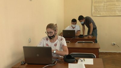У Черкасах майбутні держслужбовці здавали тести на володіння державною мовою