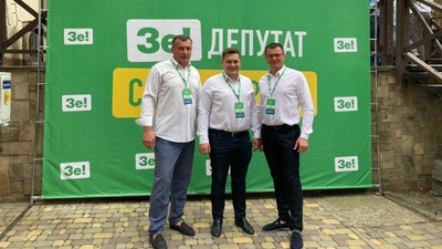 Нові і не забуті старі: хто прийшов на представлення чернігівської «Слуги народу»