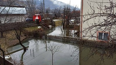 Ситуація з підтопленням стабілізувалася: на Закарпатті продовжують усувати наслідки негоди Ситуація з підтопленням стабілізувалася: на Закарпатті продовжують усувати наслідки негоди