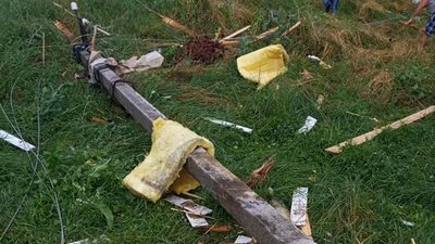 На Франківщині ще два села залишаються без електропостачання На Франківщині ще два села залишаються без електропостачання