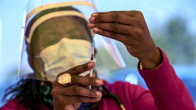 COVAX виділить близько 2,4 млрд доларів на програму вакцинації в найбідніших країнах