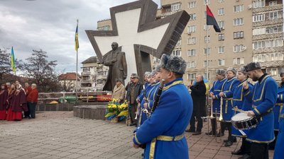 Як на Івано-Франківщині відзначали 114 річницю з дня народження Степана Бандери Як на Івано-Франківщині відзначали 114 річницю з дня народження Степана Бандери