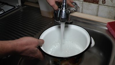 Жителі одного з селищ на Миколаївщині вимушені користуватися технічною водою. У чому причина