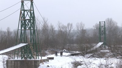 13 років без моста, 3 утопленики і кримінальна справа. Як будують міст у Воскресинцях на Прикарпатті 13 років без моста, 3 утопленики і кримінальна справа. Як будують міст у Воскресинцях на Прикарпатті
