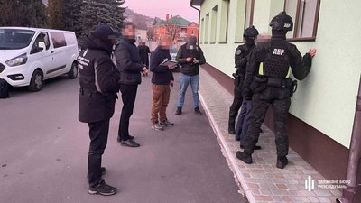 Знищив 15 000 дерев Знищив 15 000 дерев