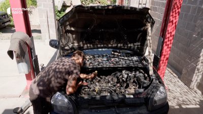 Пошкоджені на мінах, під обстрілами та в ДТП: як в Одесі відновлюють авто для військових Пошкоджені на мінах, під обстрілами та в ДТП: як в Одесі відновлюють авто для військових