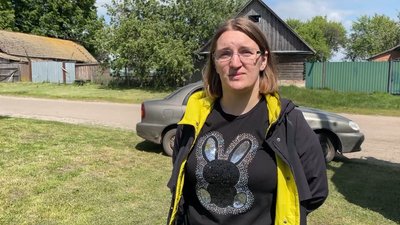 Діловодка Оксана Швед розповідає, як живуть переселенці всередині прикордонної Семенівської громади на Чернігівщині Діловодка Оксана Швед розповідає, як живуть переселенці всередині прикордонної Семенівської громади на Чернігівщині