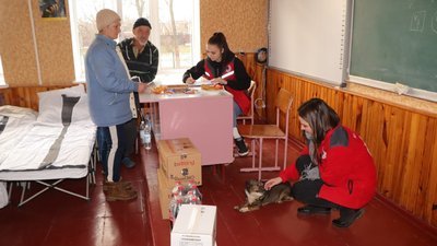 “Вони в мене як сім'я”: волонтери Червоного Хреста з Охтирки розповіли про свою діяльність