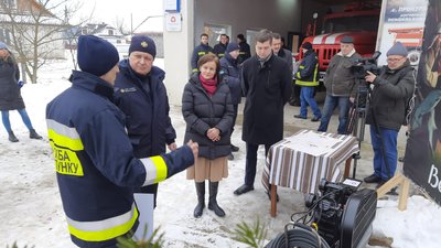 Пожежники-добровольці з Прокурави отримали обладнання від Польщі