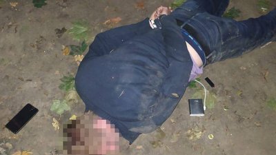 В Одесі чоловік погрожував підірвати себе з двома дітьми, його затримали поліцейські В Одесі чоловік погрожував підірвати себе з двома дітьми, його затримали поліцейські