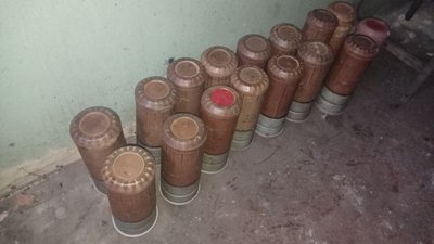 У Сумах виявили сховок з боєприпасами до танкової гармати