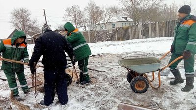Багатодітна родина з Чернігівщини, чий будинок спалили росіяни, отримає нове житло Багатодітна родина з Чернігівщини, чий будинок спалили росіяни, отримає нове житло