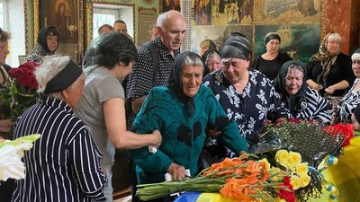 У Сумах поховали військовослужбовця Віталія Олійника