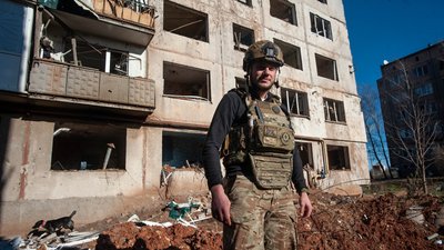 Українське військо контролює Соледар та має змогу підвозити в місто боєприпаси — Череватий