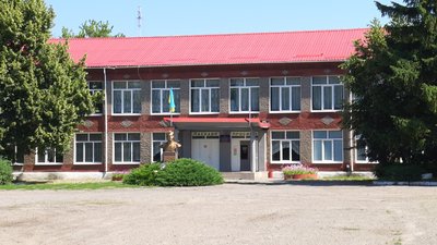 Рішення ухвалив суд. На Луганщині батьки проти закриття у селі школи та дитячого садка