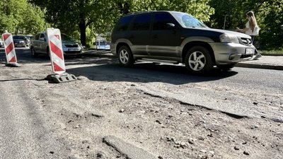 Дорога на вулиці Винниченка у Львові