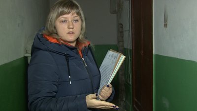 Квартиру черкащанки протягом року затоплює Квартиру черкащанки протягом року затоплює