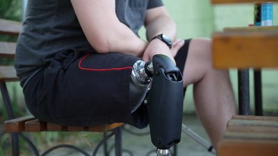 протез