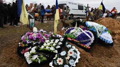 На Одещині простилися з морпіхом, який загинув у боях під Мар'їнкою На Одещині простилися з морпіхом, який загинув у боях під Мар'їнкою