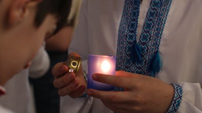 Вшанували пам’ять загиблих під час війни дітей. В Івано-Франківську провели тихий перформанс