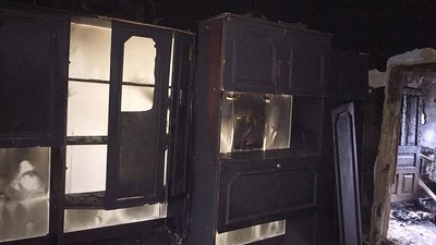 Вогонь поширився на дах і кімнати: на Закарпатті горів будинок Вогонь поширився на дах і кімнати: на Закарпатті горів будинок