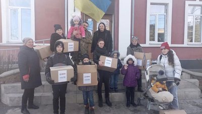 Діти з деокупованих територій Миколаївщини отримали теплий одяг Діти з деокупованих територій Миколаївщини отримали теплий одяг