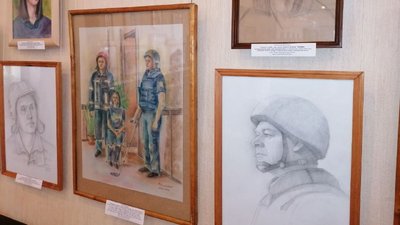 У Кропивницькому презентували виставку портретів тих, хто працює на перемогу У Кропивницькому презентували виставку портретів тих, хто працює на перемогу