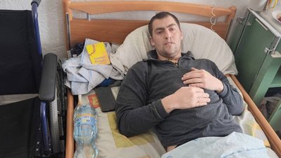 Валентин Макаров з міста Хмільник, що на Вінниччині, у лікарні